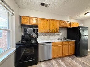 Building Photo - 305 Sunrise Ln