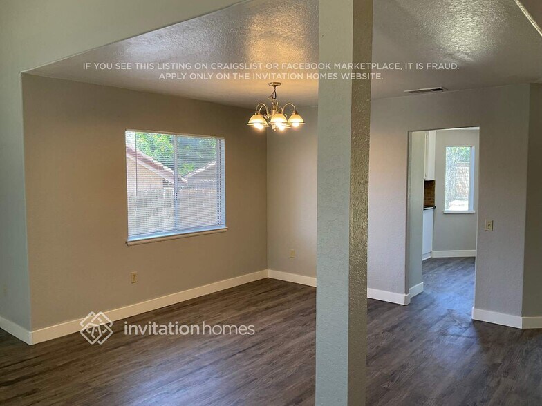 Building Photo - 1731 La Manzana Ln