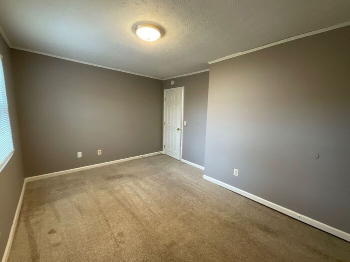 Building Photo - 1439 Springleaf Cir SE