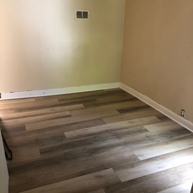 Bonus room - 2124 Greenwood St