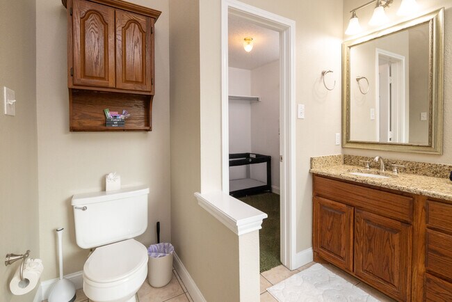 Building Photo - 3410 Los Alamos Ln