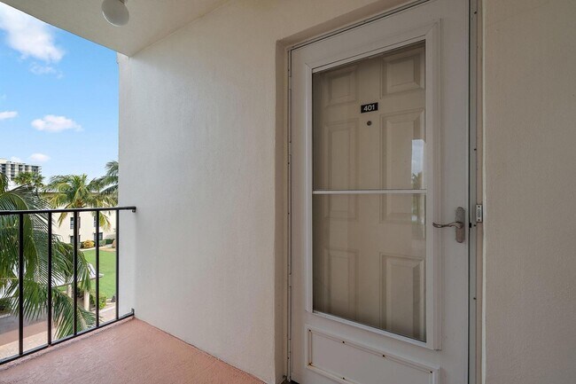 Building Photo - 225 S Beach Rd