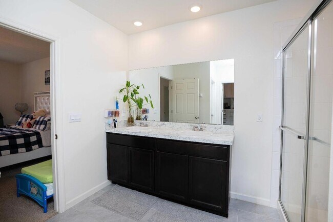 Building Photo - 5322 Delight Dr