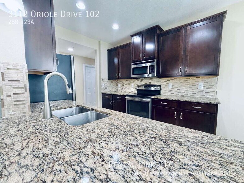 Building Photo - 3112 Oriole Dr