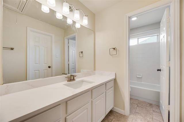 Building Photo - 2501 Royal Troon Dr