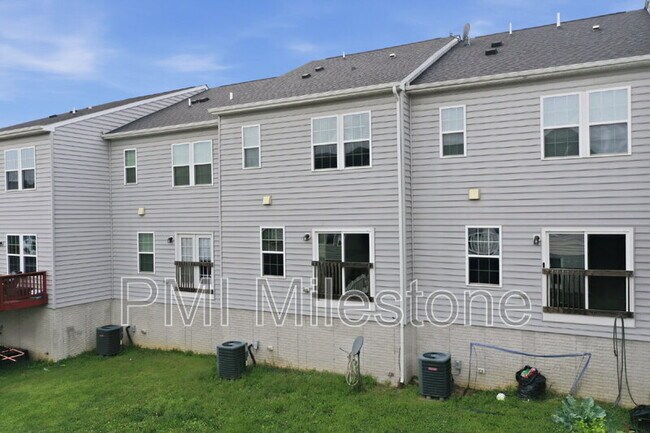 Building Photo - 72 Norwood Dr