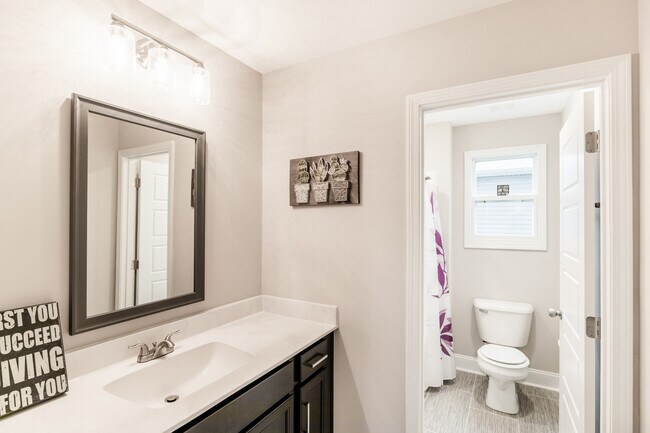 Building Photo - 1106 Eagle's View Dr