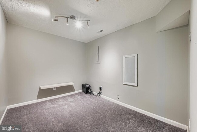 Building Photo - 2209 Bluegrass Heights Ct