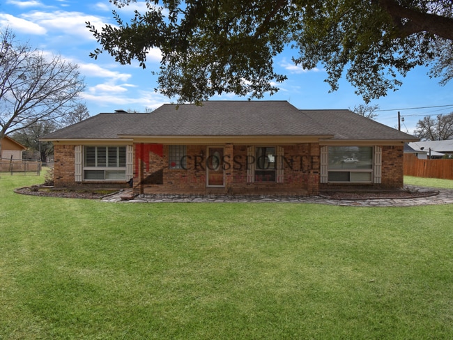 Building Photo - Coming Soon! 3 Bedroom Home On Lake Tyler!