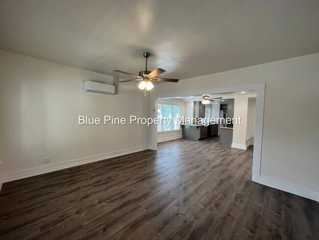 Building Photo - 155 E 5th St