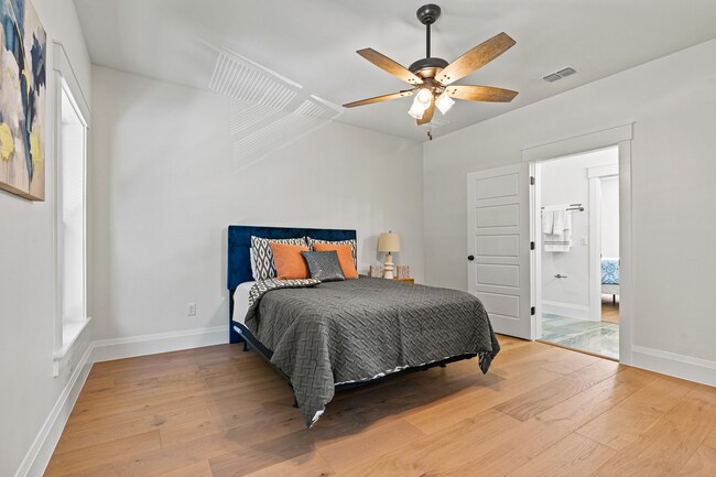 Building Photo - 202 NE 2nd Ave