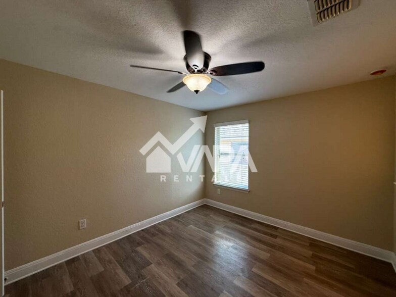 Building Photo - 232 Goodnight Cir