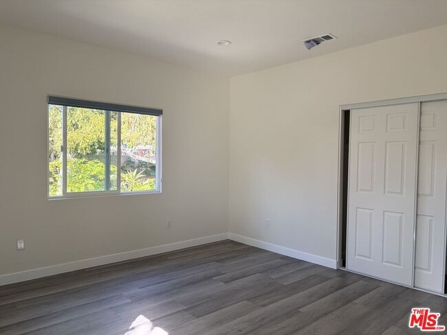 Building Photo - 9556 Lambert Cir