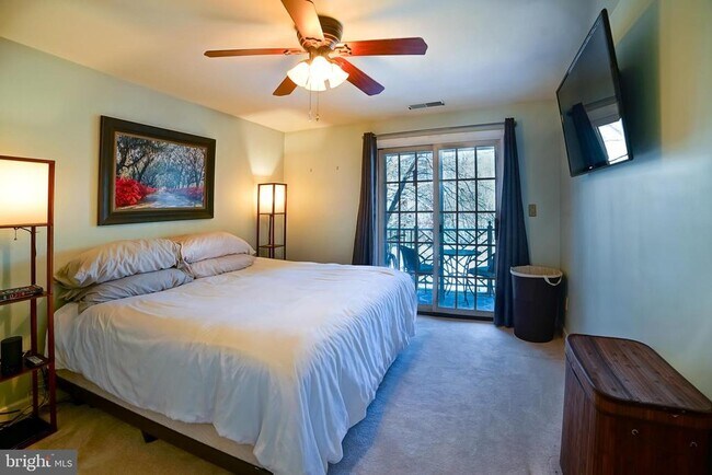 Building Photo - 12205 Fairfield House Dr