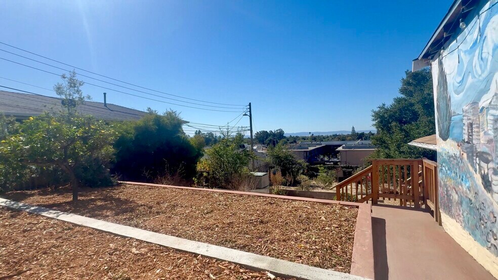 Building Photo - 8109 Ney Ave