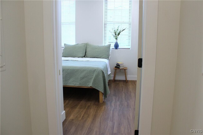 Building Photo - 110 Hotel St