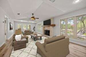 Building Photo - 1100 Chapparal Dr