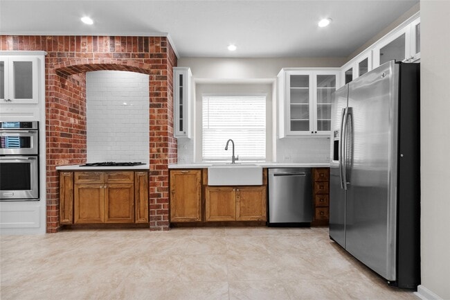 Building Photo - 11403 Lakewood Cove