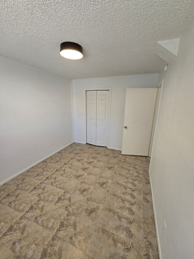 Building Photo - Alvarado