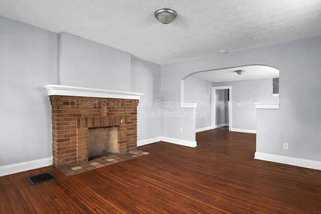 Building Photo - 1026 Ellsworth Ave