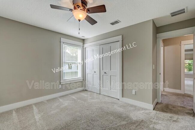 Building Photo - 1228 Willow Ct