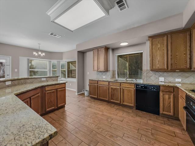 Building Photo - 6 Brairwood Ct