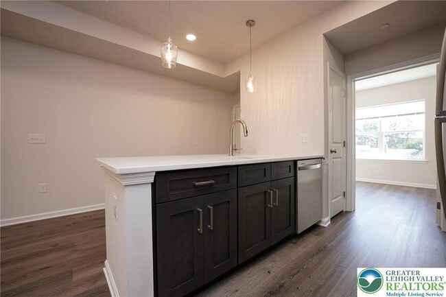 Building Photo - 1210 Eaton Ave