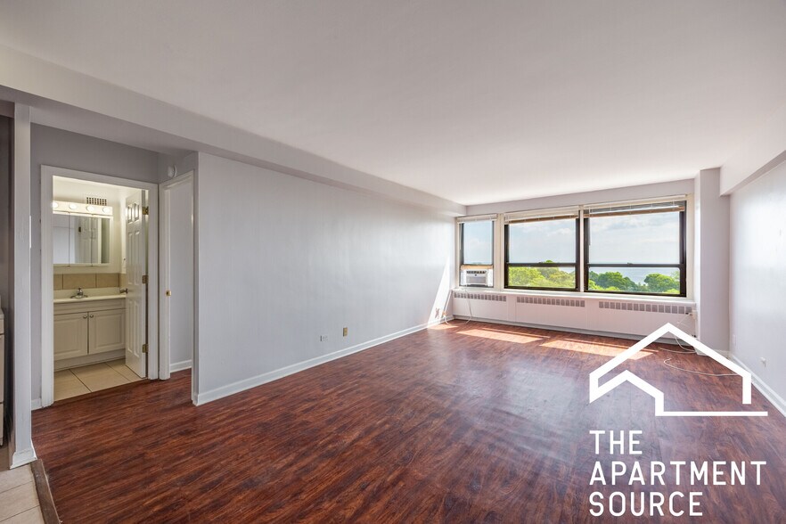 Building Photo - 4180 N Marine Dr