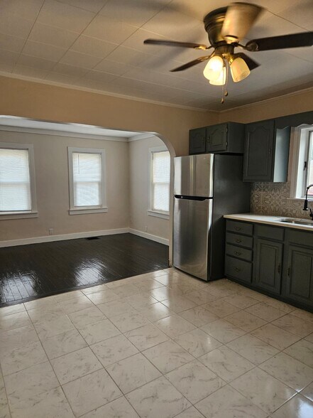 Building Photo - 26 3rd Ave