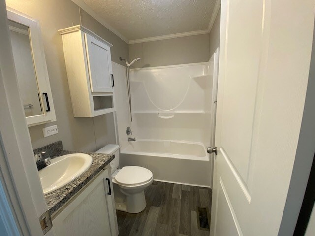 Building Photo - 10 Bradley Ln