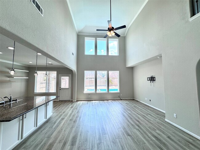 Building Photo - 24331 Bludana Ln