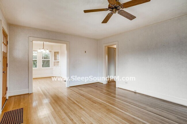 Building Photo - 3705 NE 72nd Ave