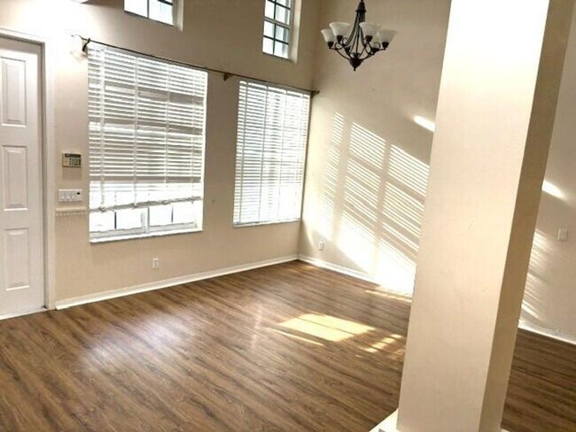 Building Photo - 2721 W Abiaca Cir