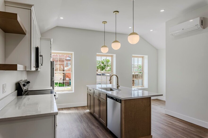 Building Photo - 110 Hotel St