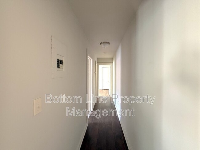 Building Photo - 233 Orange St