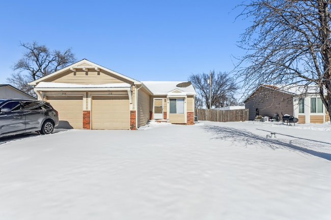 Building Photo - 318 Harvest Ln