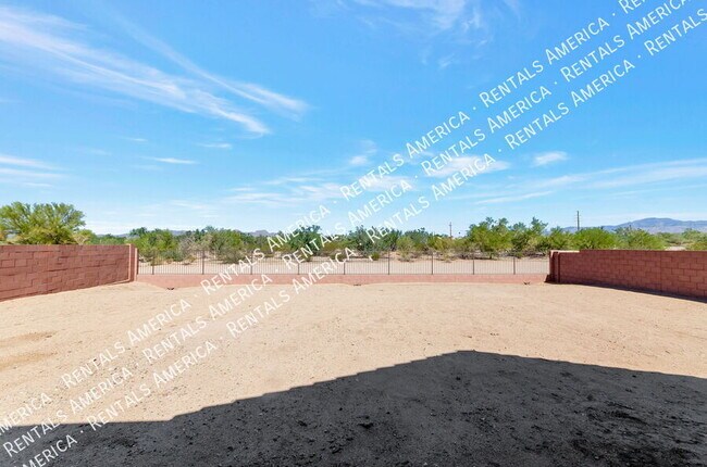 Building Photo - 5468 W Monterey Dr