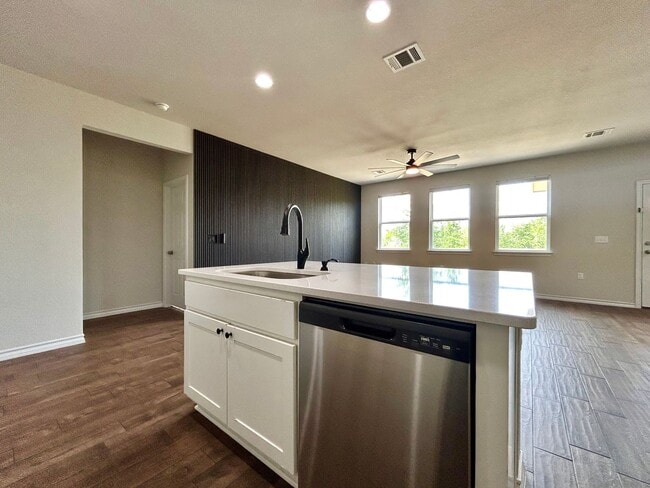 Building Photo - 12012 Saddle Rock Dr