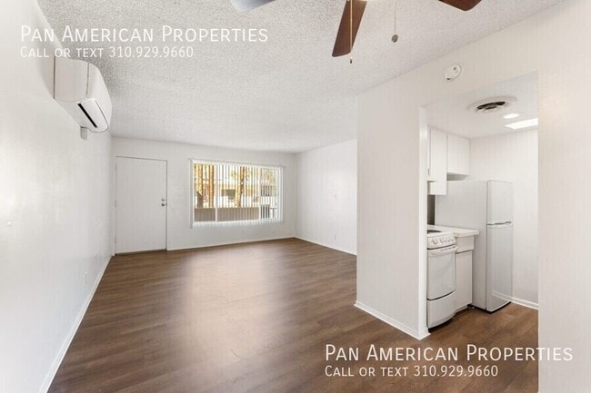 Building Photo - 817 Riverside Pl