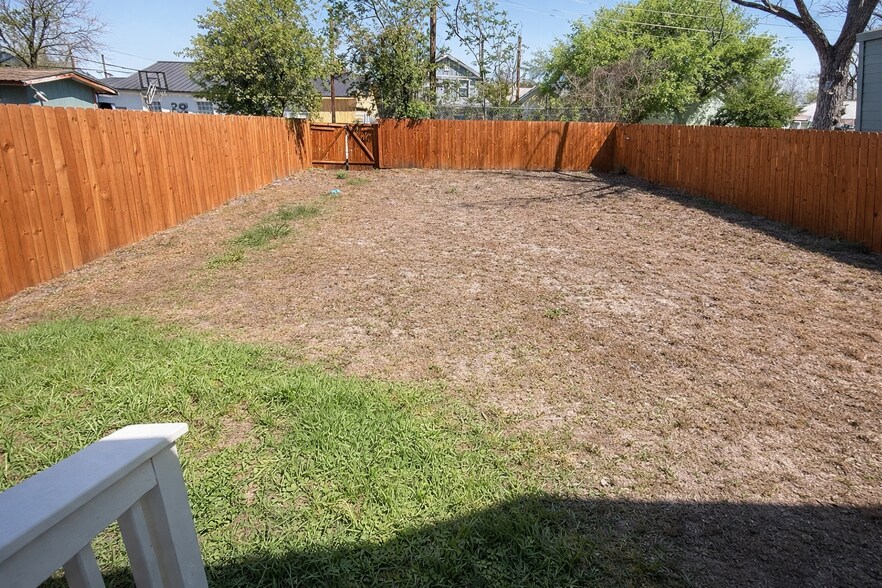 Building Photo - 1411 Lamar St