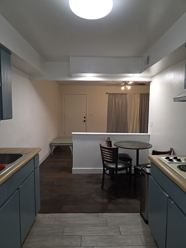 Building Photo - 4924 N Woodmere Fairway