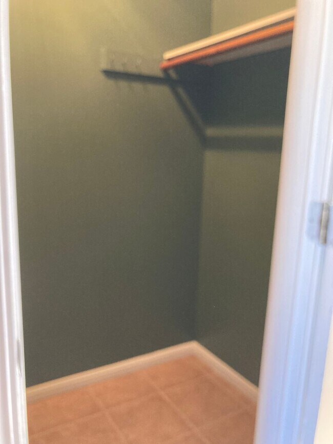 Building Photo - **Backyard offers Country Setting in City ...