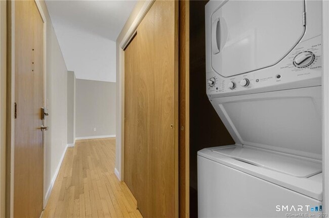 Building Photo - 115 S Main St