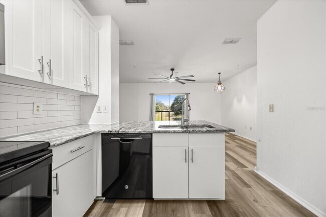 Building Photo - 126 Vista Verdi Cir