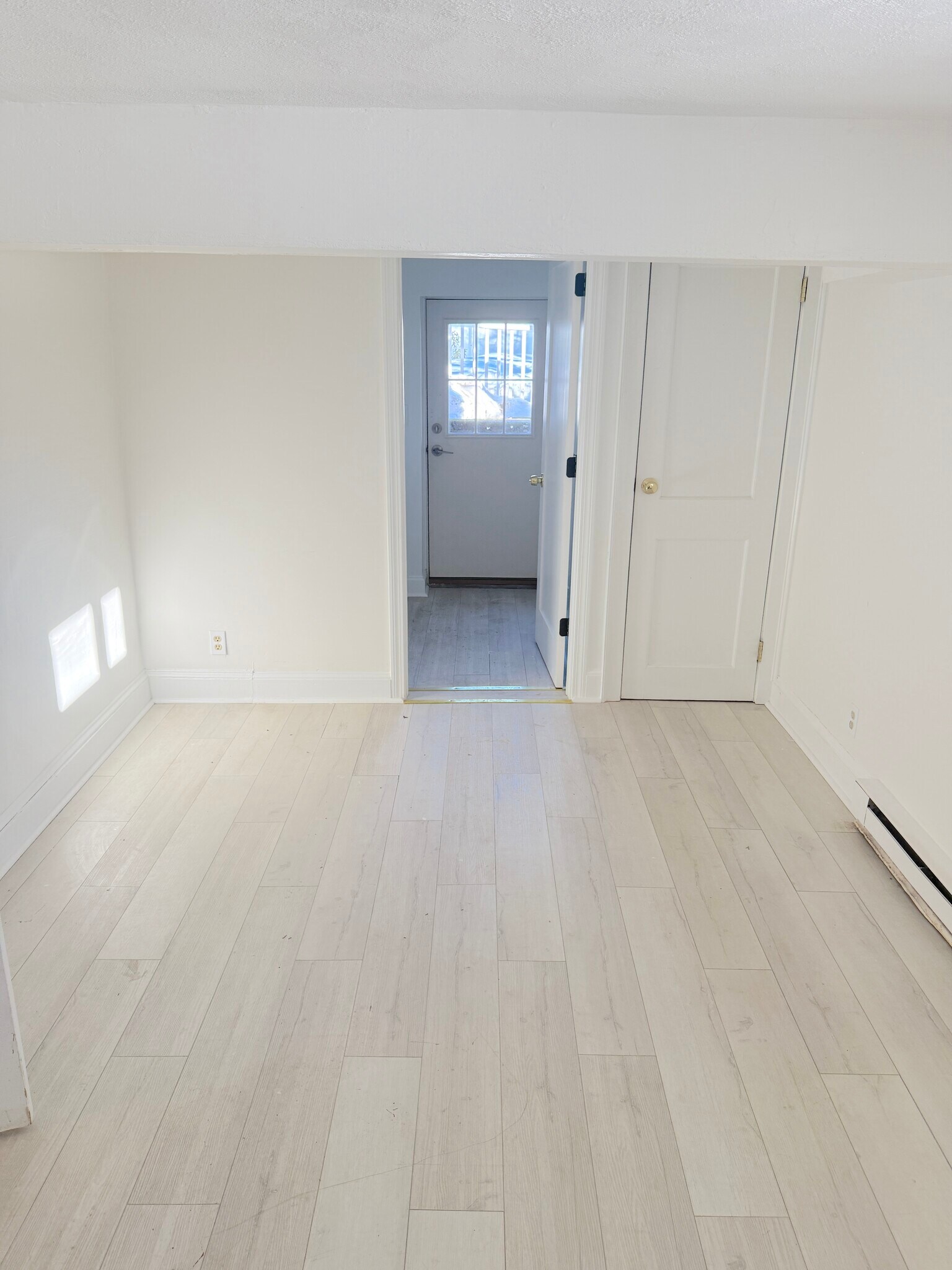 Building Photo - 64 Rowe St