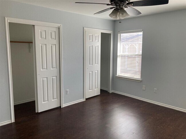 Building Photo - 3007 Crownover St