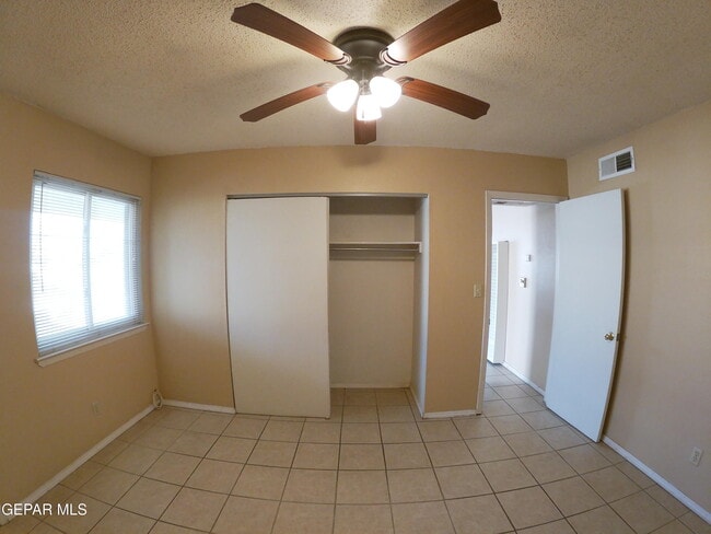 Building Photo - 2403 Red Sails Dr