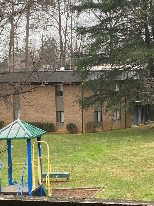 Building Photo - Affordable 1Bedroom Condominium