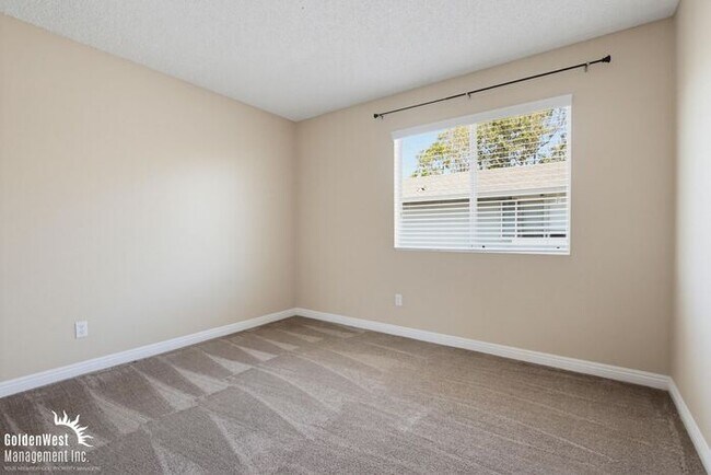 Building Photo - Comfortable 3Bdm 2Ba Condo in Oceanside!