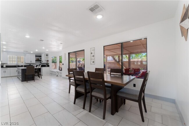 Building Photo - 9005 Feather River Ct